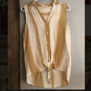 Small yellow and cream tank